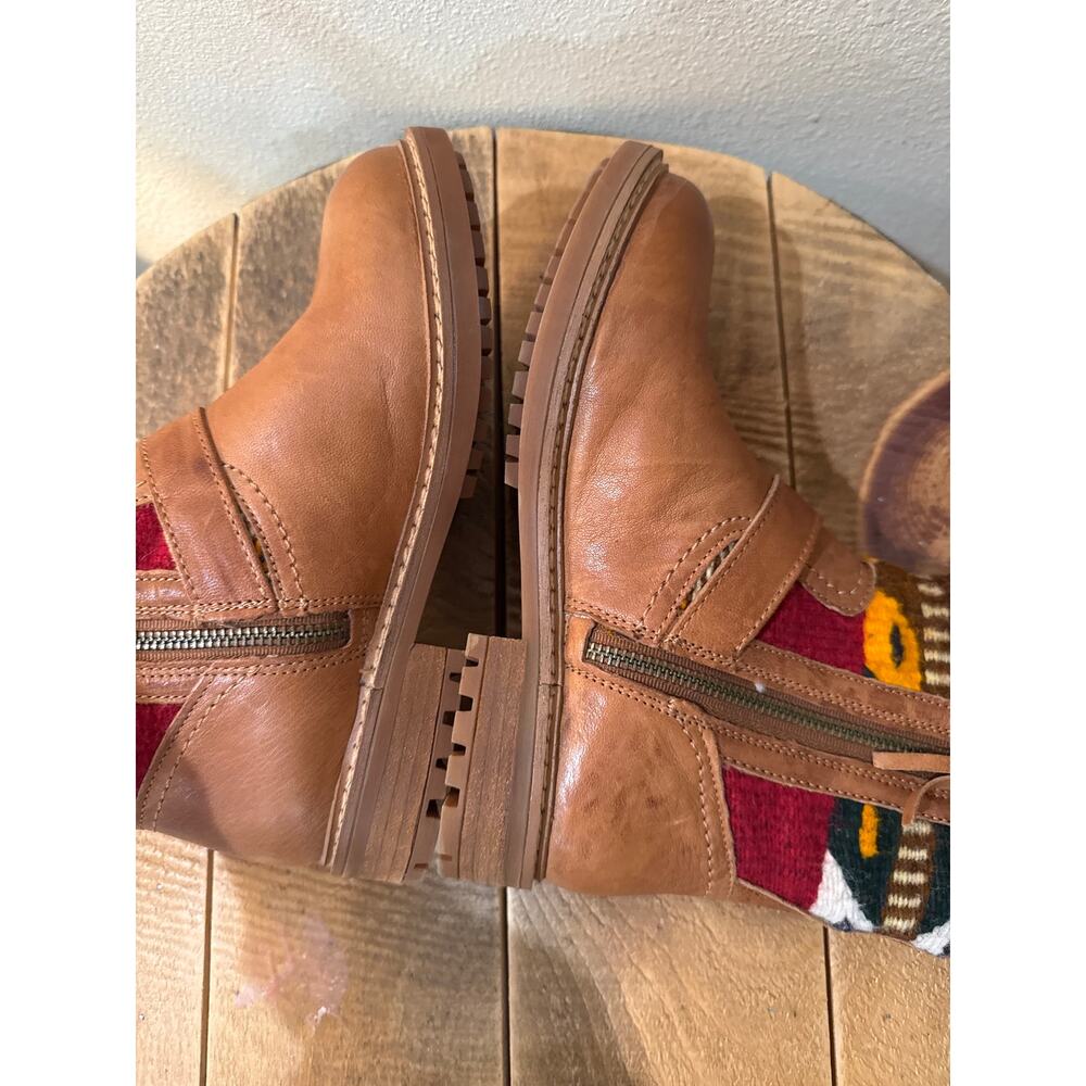 Sofft Lalana Blanket Detail Leather Engineer Boots Luggage Brown Women's 7 NIB - Picture 7 of 10